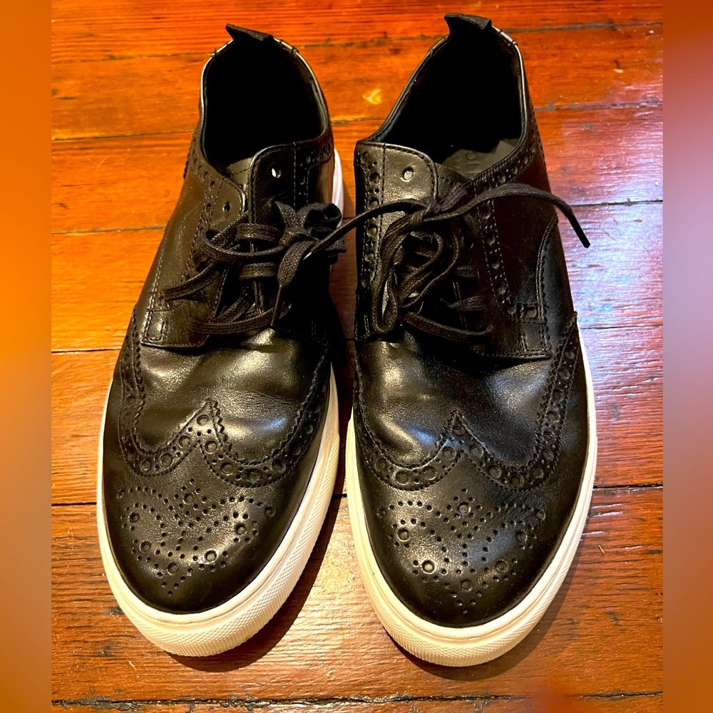 Cole Haan Men's Grand Series Winslow Wingtip Sneaker Black, 8 Wide - Worn once!!